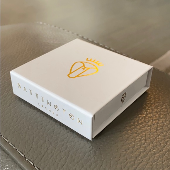 Battington 3D Harlow silk false lashes - Picture 4 of 5